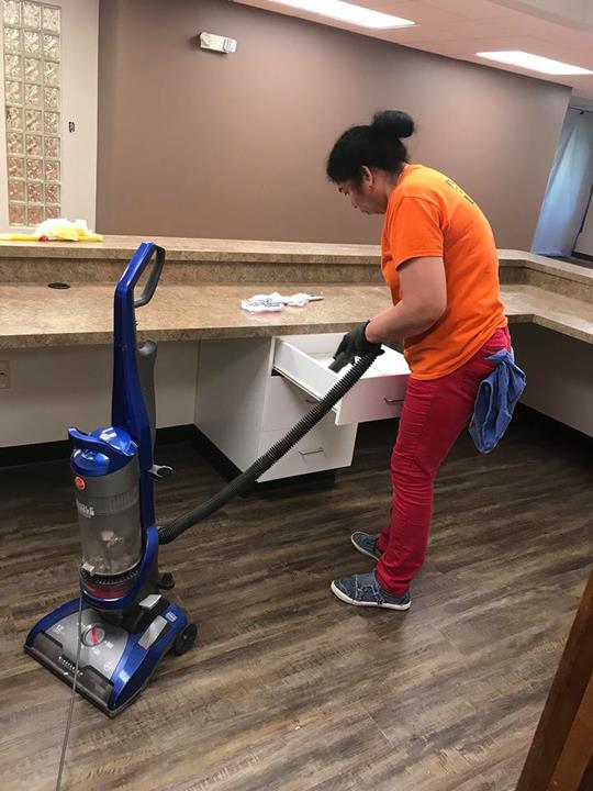 A Touch Of Glass Cleaning Service Services Bradley Il Image